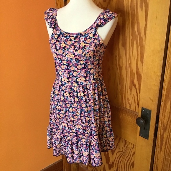 Bright Floral Feminine Ruffled Sun Dress - Picture 9 of 12